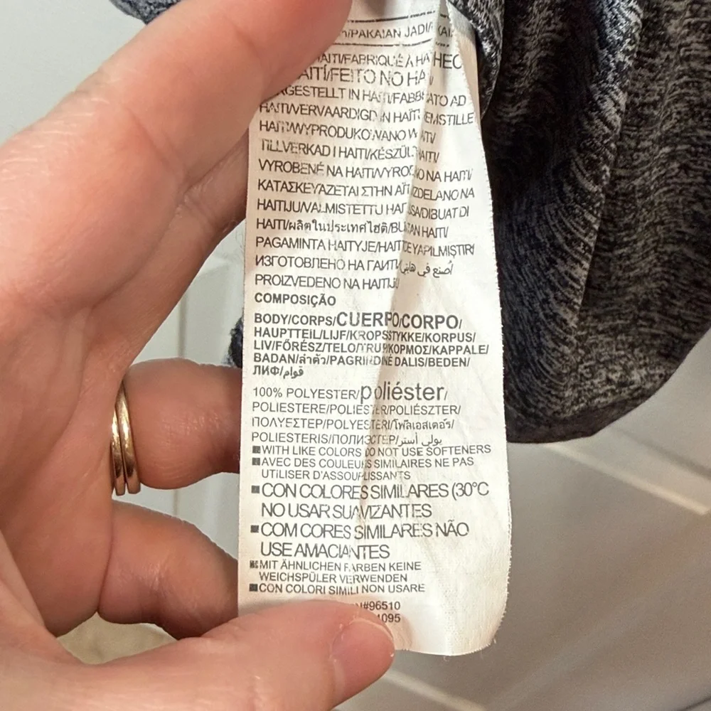 Under Armour Heat Gear Hoodie - Picture 9 of 9